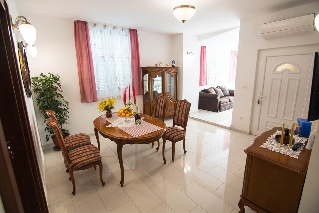 Apartment Vita Palit Eksteriør bilde