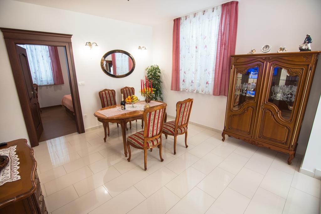 Apartment Vita Palit Eksteriør bilde